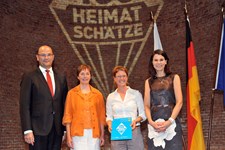 Heimatminister Albert Füracker und Kunstministerin Prof. Dr. med. Marion Kiechle prämieren 100 Heimatschätze